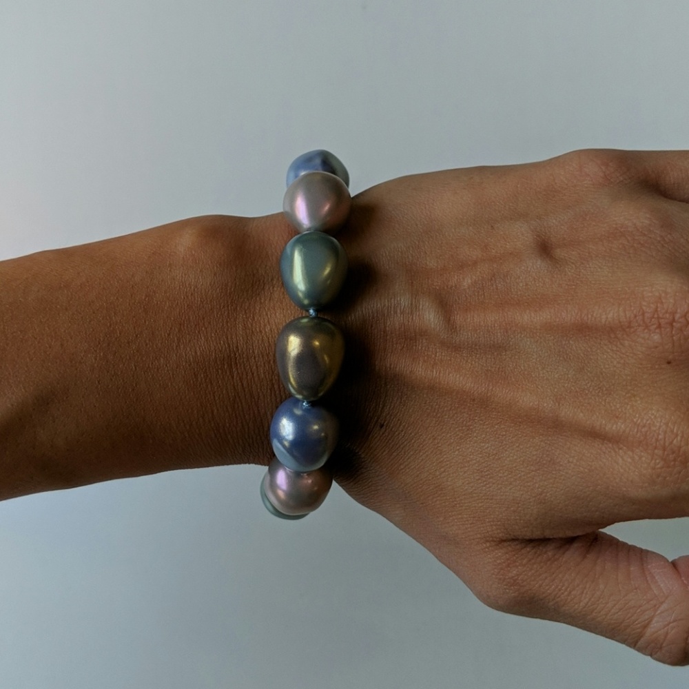 Multi-colored pearl bracelet